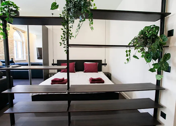 The Place * بودابست